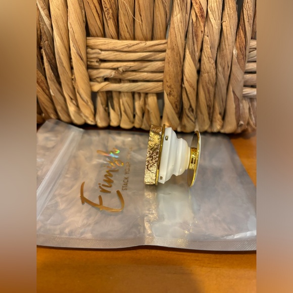 Druzy rock pop socket. NWT. - Picture 8 of 11